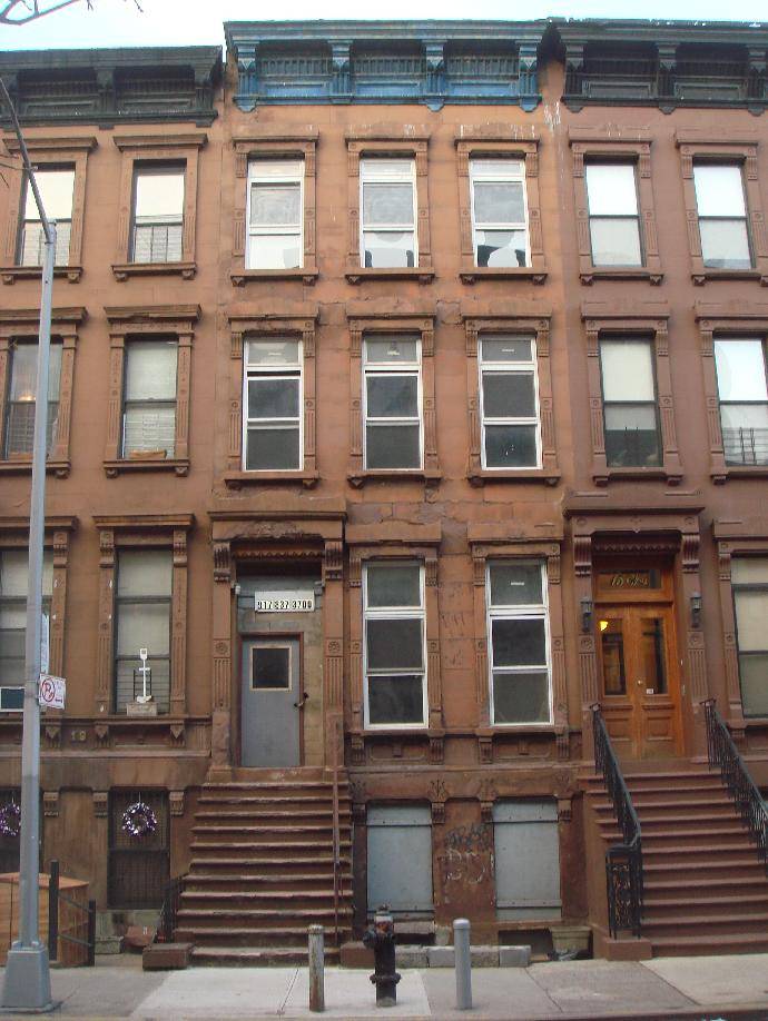 4 FAMILY BROWNSTONE BET 5TH AVE AND LENNOX AVE
