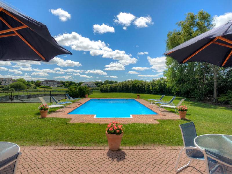 Beautiful Mediterranean on Pheasant Pond