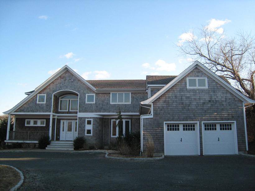 Beautiful home with views of Kellis Pond