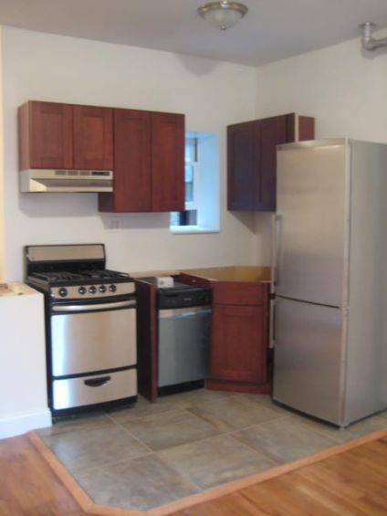 NYC ** Financial District ** XXL John Street Studio plus HO for $2700/month ** Gym Doorman Rooftop Lobby