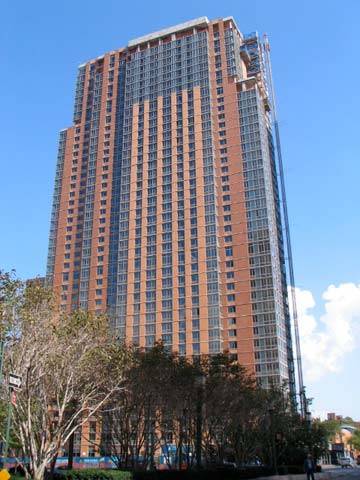 NEW CONSTRUCTION IN DOWNTOWN, BROOKLYN. 2 BEDROOM 2 BATHROOM W/  200SF TERRACE ON 36TH FLOOR. CLOSE TO 1200 SF. ONE MONTH FREE RENT.