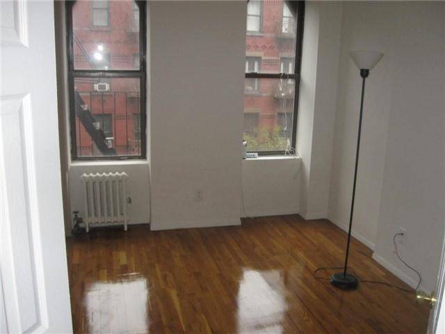 UNIQUE MASSIVE 6 BED/4 BATH DUPLEX WITH BALCONY. Live/work opportunity. 2 Separate entrances. 