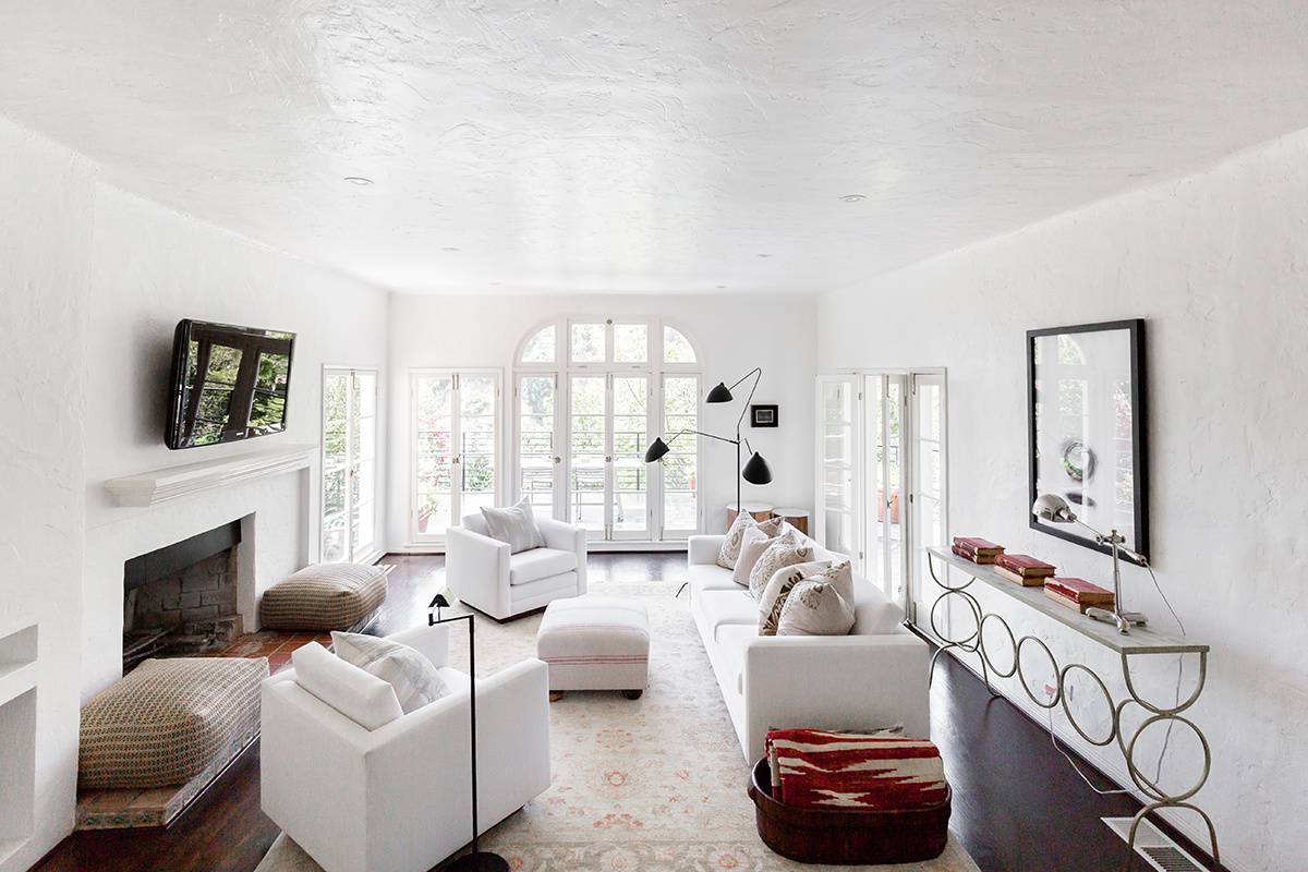 Charming 2 Bedroom 1 Bath Hollywood Hills Home