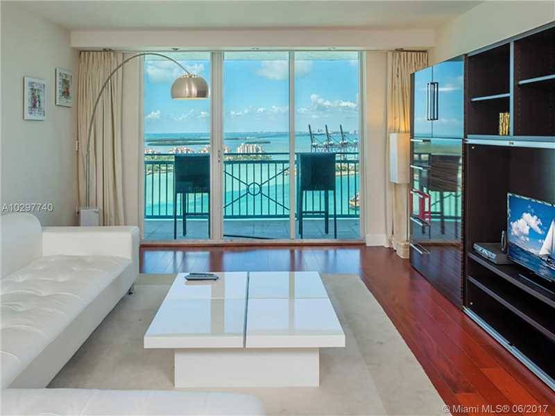 Bay Front 2 bedroom/2 bath on the highest floor in the Yacht Club South Beach
