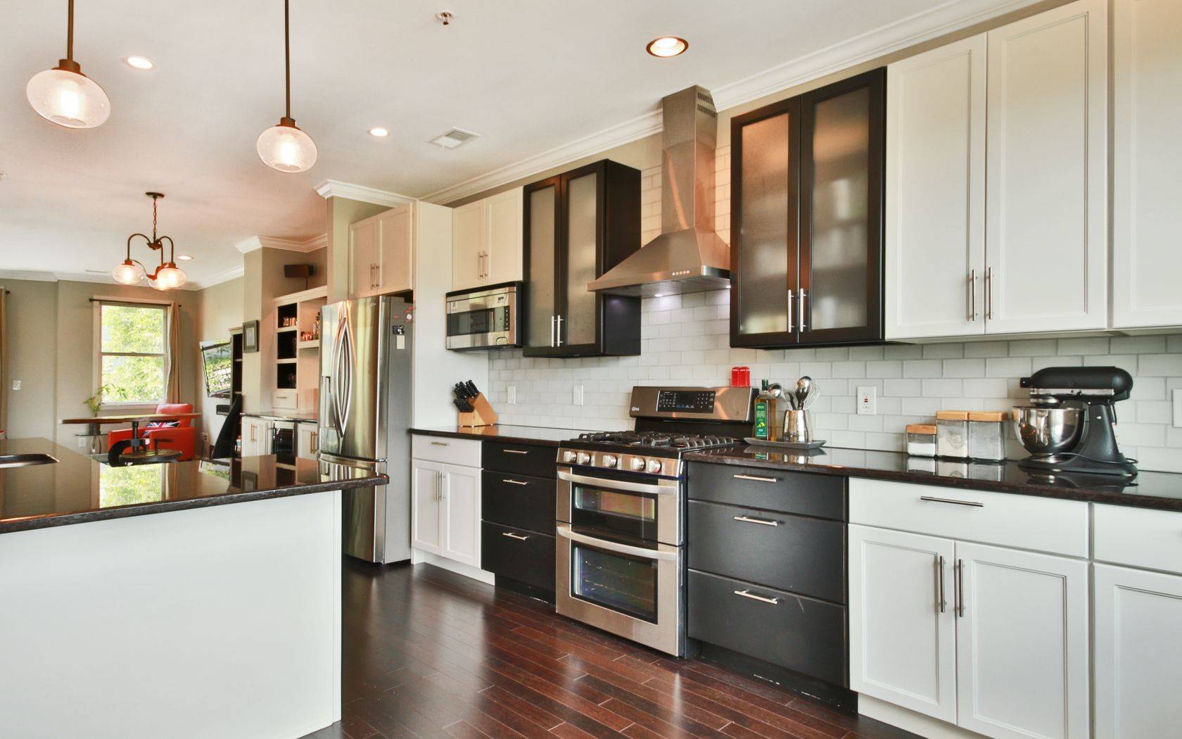 Renovated 2 Bedroom Townhouse in Jacob's Ferry Community