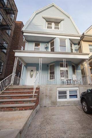 This 3BR with office is in a prime location with parking included