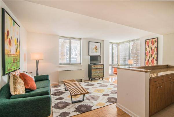 LUXURY 2 BEDS/2 BATHS APARTMENT...LIVE IN NYC'S NEWEST ICONIC BUILDING