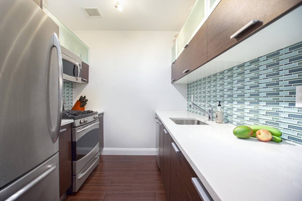 ONE BEDROOM + HOME OFFICE AT OBSERVATORY PLACE!