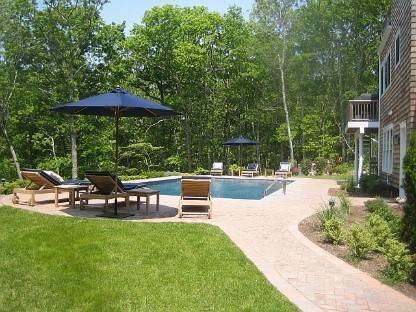 BEAUTIFUL 6 BEDROOM HOME IN SOUTHAMPTON WITH HEATED POOL