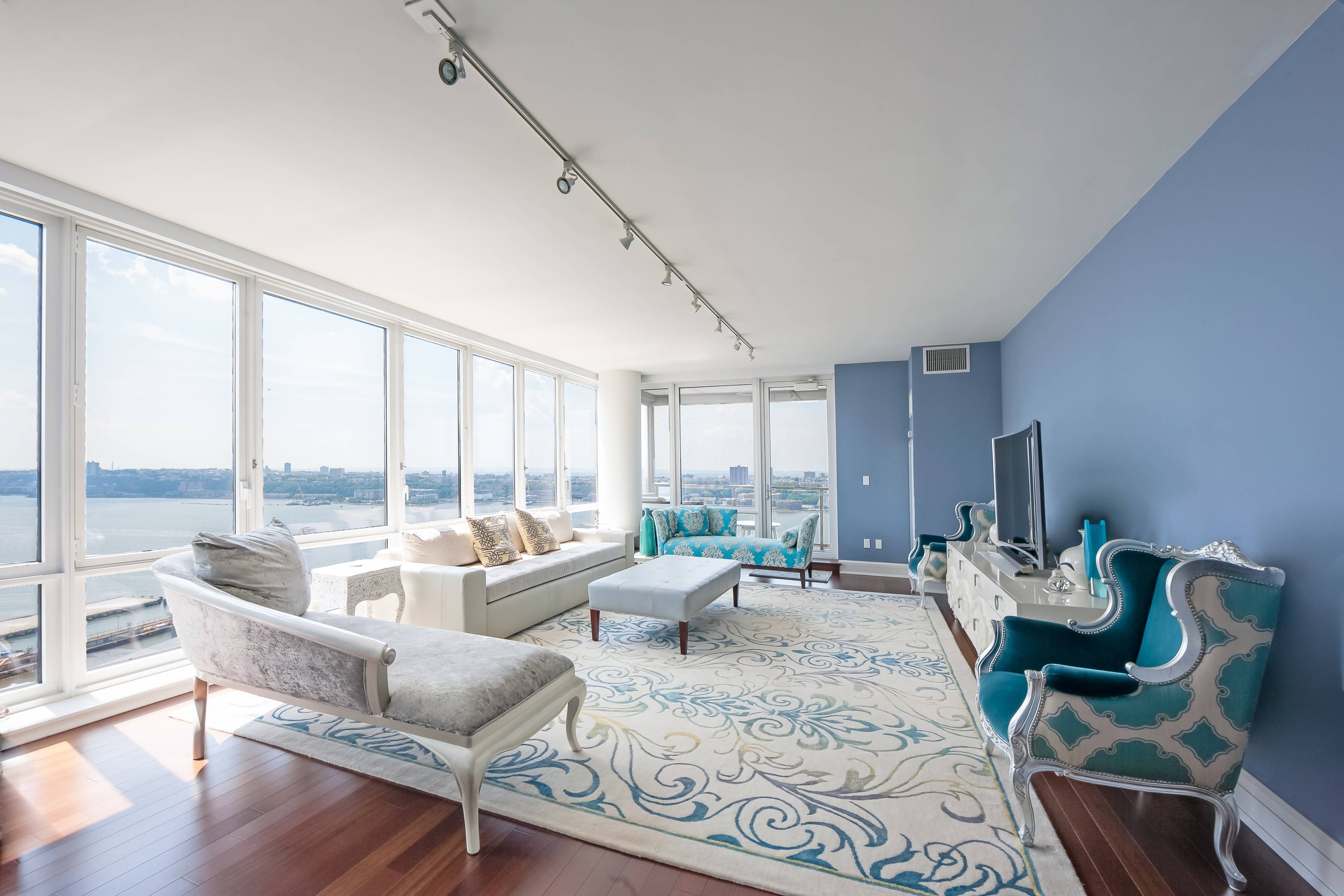 THE ALDYN 60 RIVERSIDE BOULEVARD MASSIVE THREE BEDROOM WITH TERRACE AND ENDLESS RIVER & CITY VIEWS