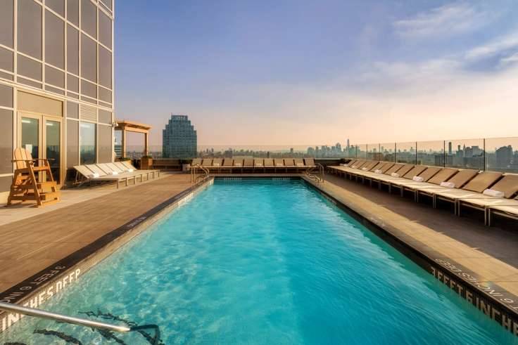 BRAND NEW LUXURY 2BR, LUXURY ROOFTOP POOL AND LOUNGE, SPLIT LAYOUT, 2 MONTHS FREE & NO FEE, F/C WINDOWS, W/D,, ROCKWALL CLIMBING, GYM, LOUNGE & RENT STABILIZED