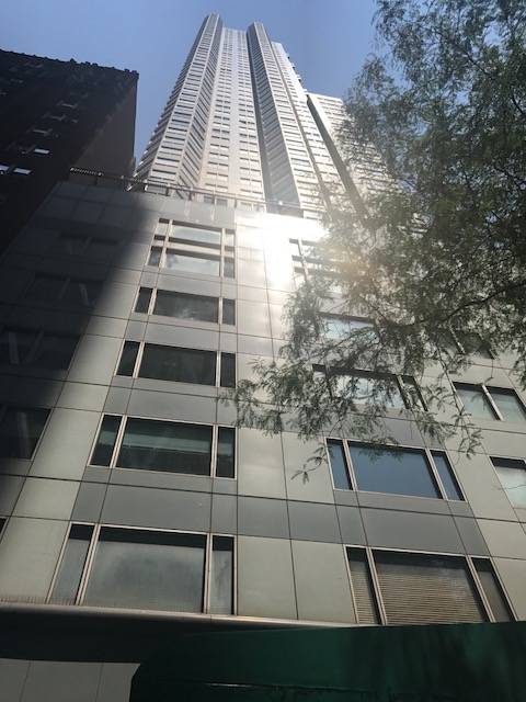 RARE ONE BED RENTAL AT CENTRAL PARK PLACE !