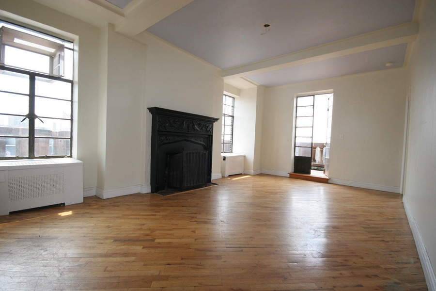 Huge SUN-DRENCHED 1BD with Elevator in Perfect LOCATION!***
