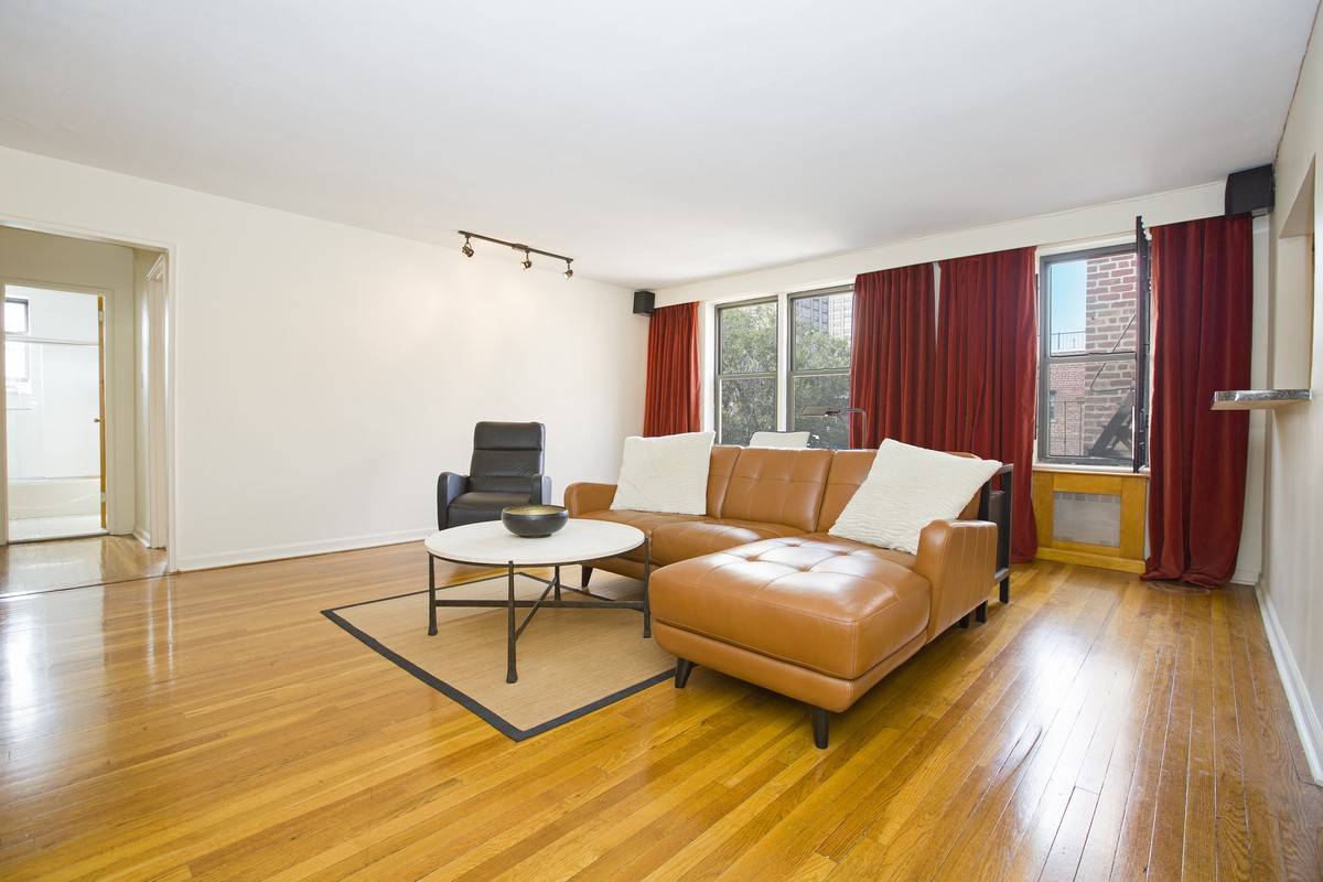 Top Floor Corner Apt for Rent