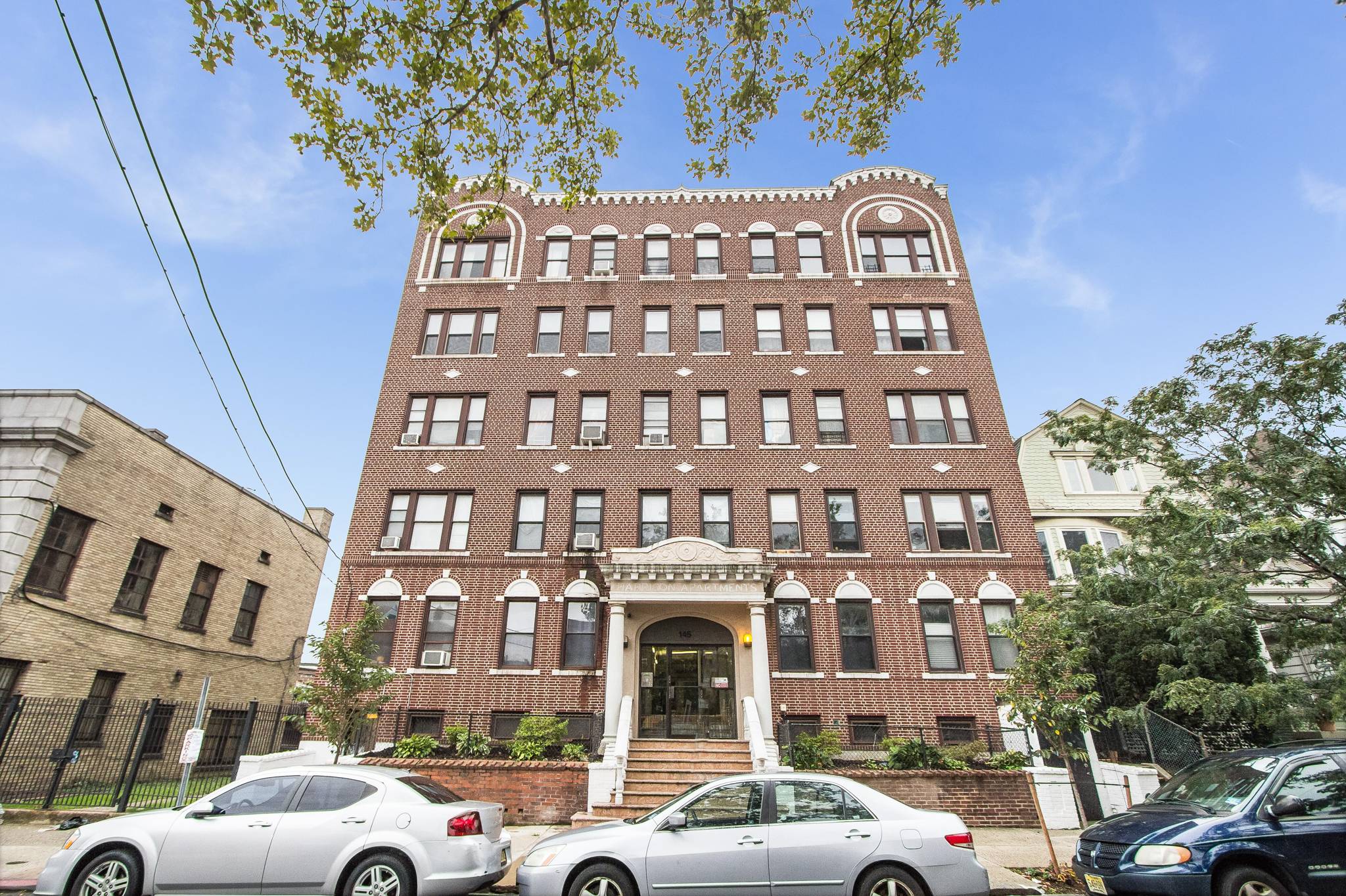 *** Spacious 3BR - Journal Square ***