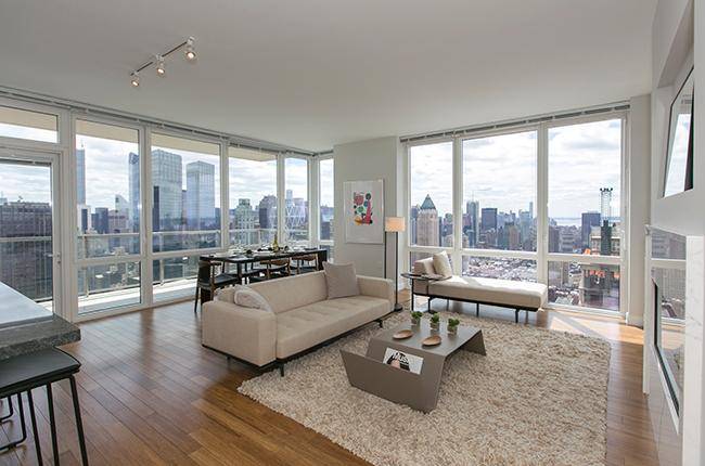 Upper West Side 3 Bedroom 3 Baths, Full Service Luxury Building, Floor to Ceiling Windows, Spectacular Views, W/D, WIC, Pool, No Fee