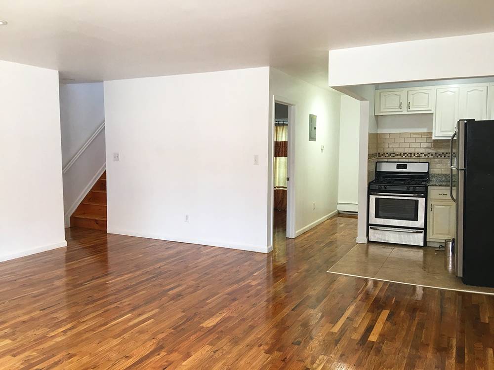 Spacious 3 Bedroom Duplex in Fordham Manor