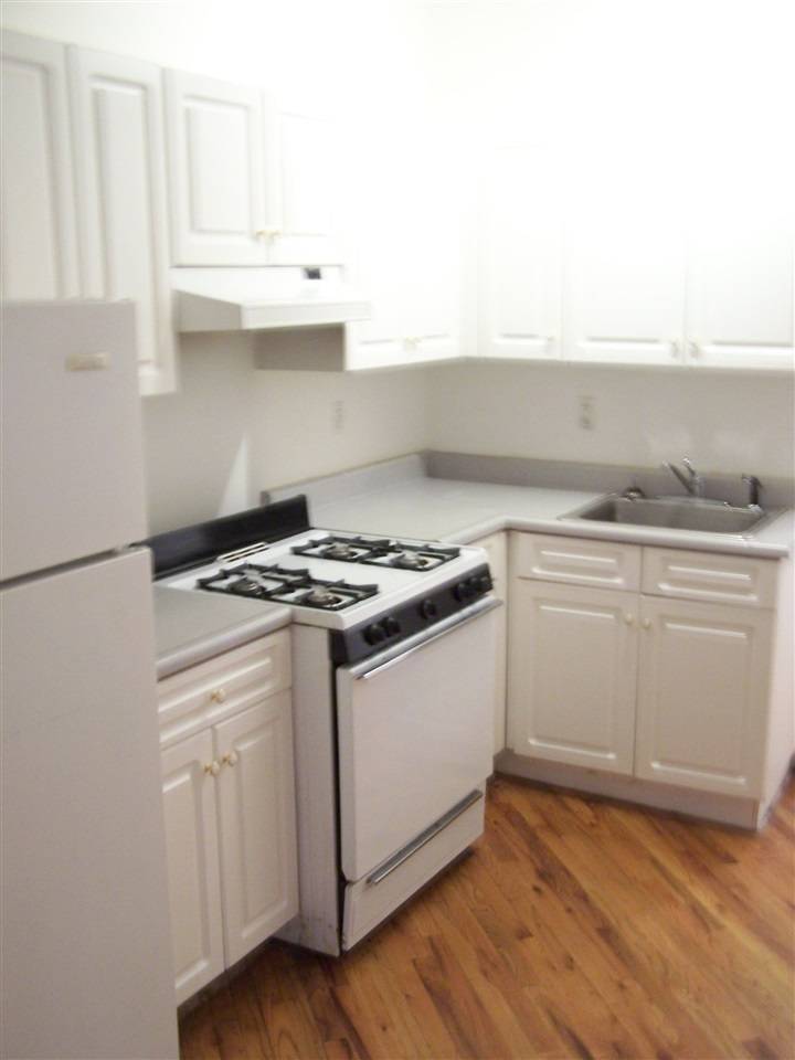 ***GREAT DEAL***IN TRENDY DOWNTOWN HOBOKEN ONLY BLOCKS TO THE PATH TRAIN
