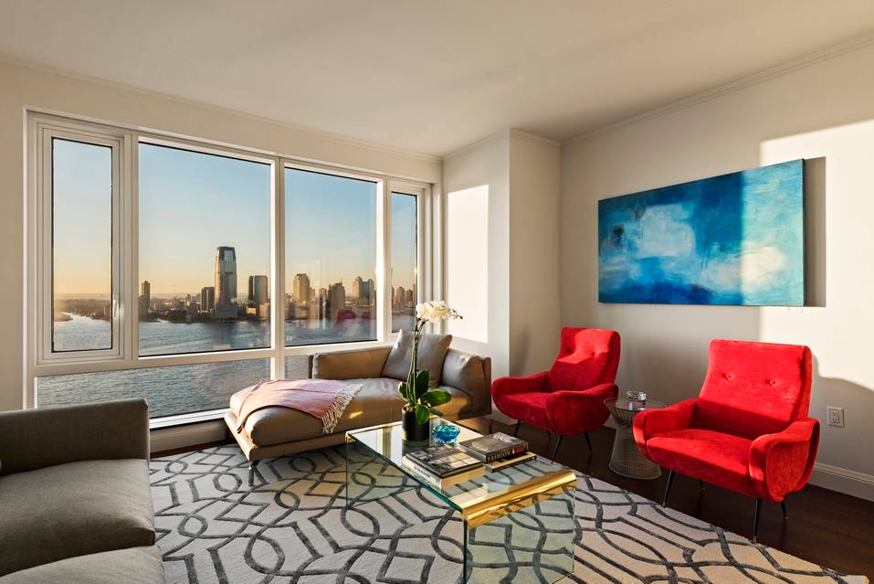 Convertible 3 Bedroom with epic river views in sought after Visionaire!