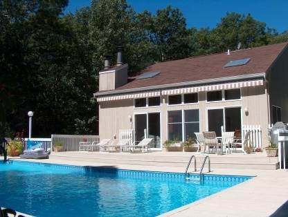 BRIGHT & OPEN CONTEMPORARY IN BRIDGEHAMPTON