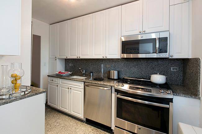 Upper East Side 1 Bedroom 1 Bath, Full Service Luxury Building, Nice Views, Fitness Center , No Fee