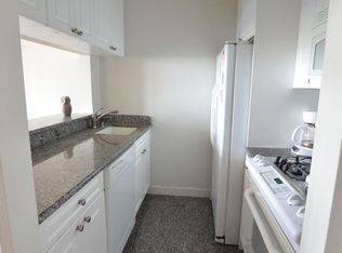 Upper East Side 1 Bedroom 1 Bathroom,  WIC, Great Views, Full Service Luxury Building, Gym, No Fee
