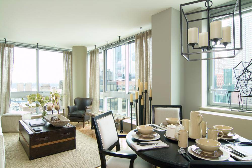 **No FEE**Spacious 1 Bedroom..Prime Location...Hudson Yards..Port Authority..Jacob Javits Center