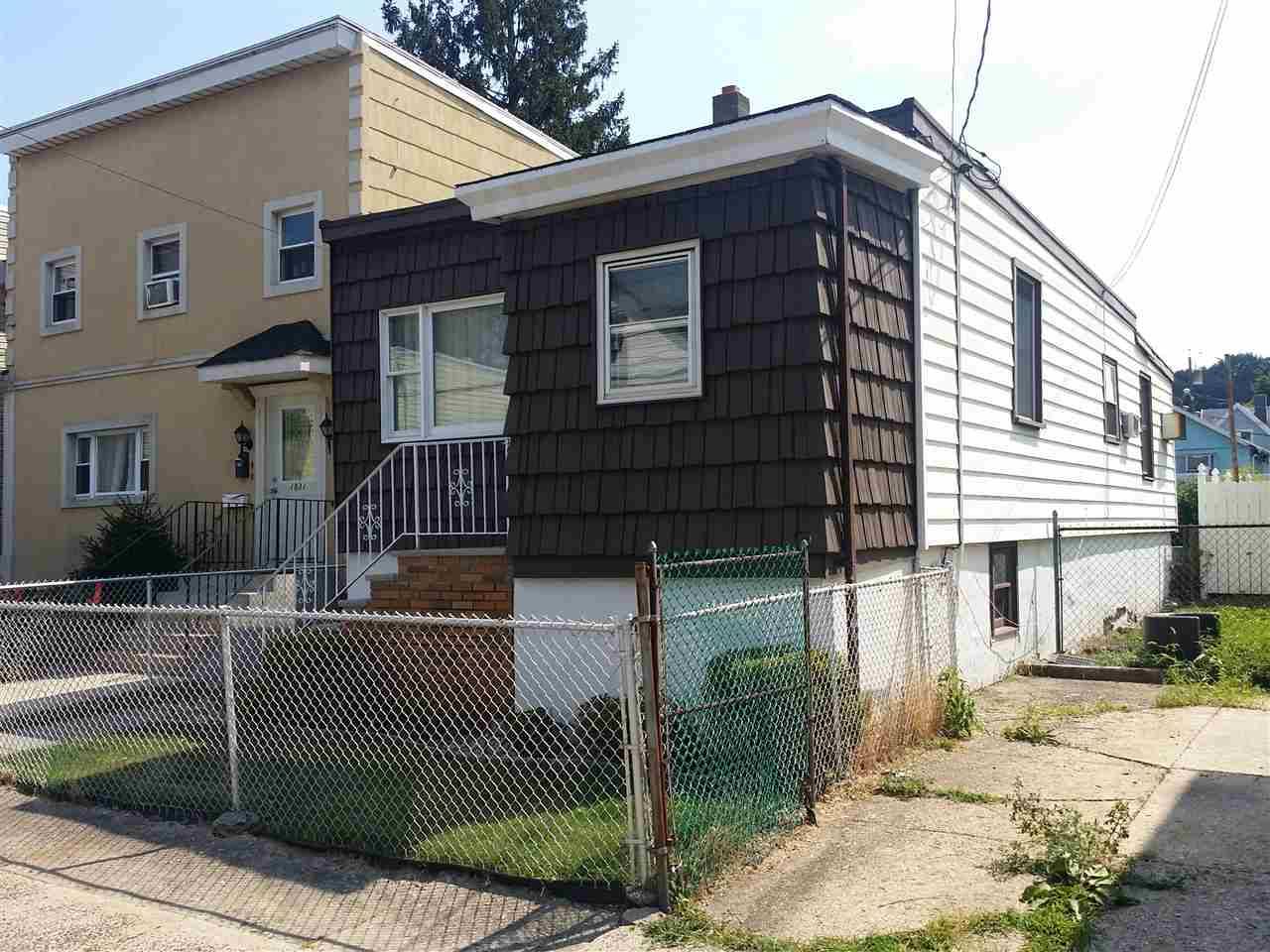 Great Starter Home or perfect for someone looking to downsize and a better alternative to a Condo
