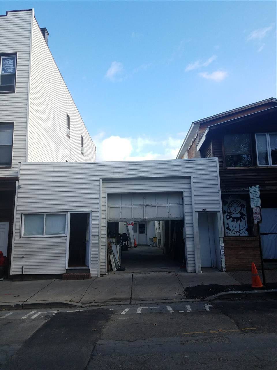 Union City Investment Opportunity on Bergenline Avenue with lots of parking