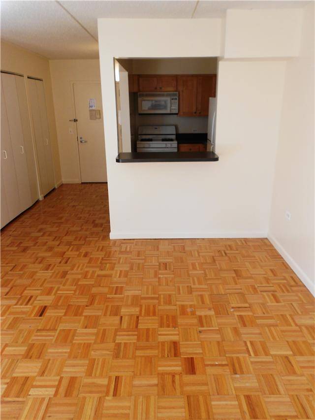 Must see Studio in the Lower East Side with awesome ammenities.