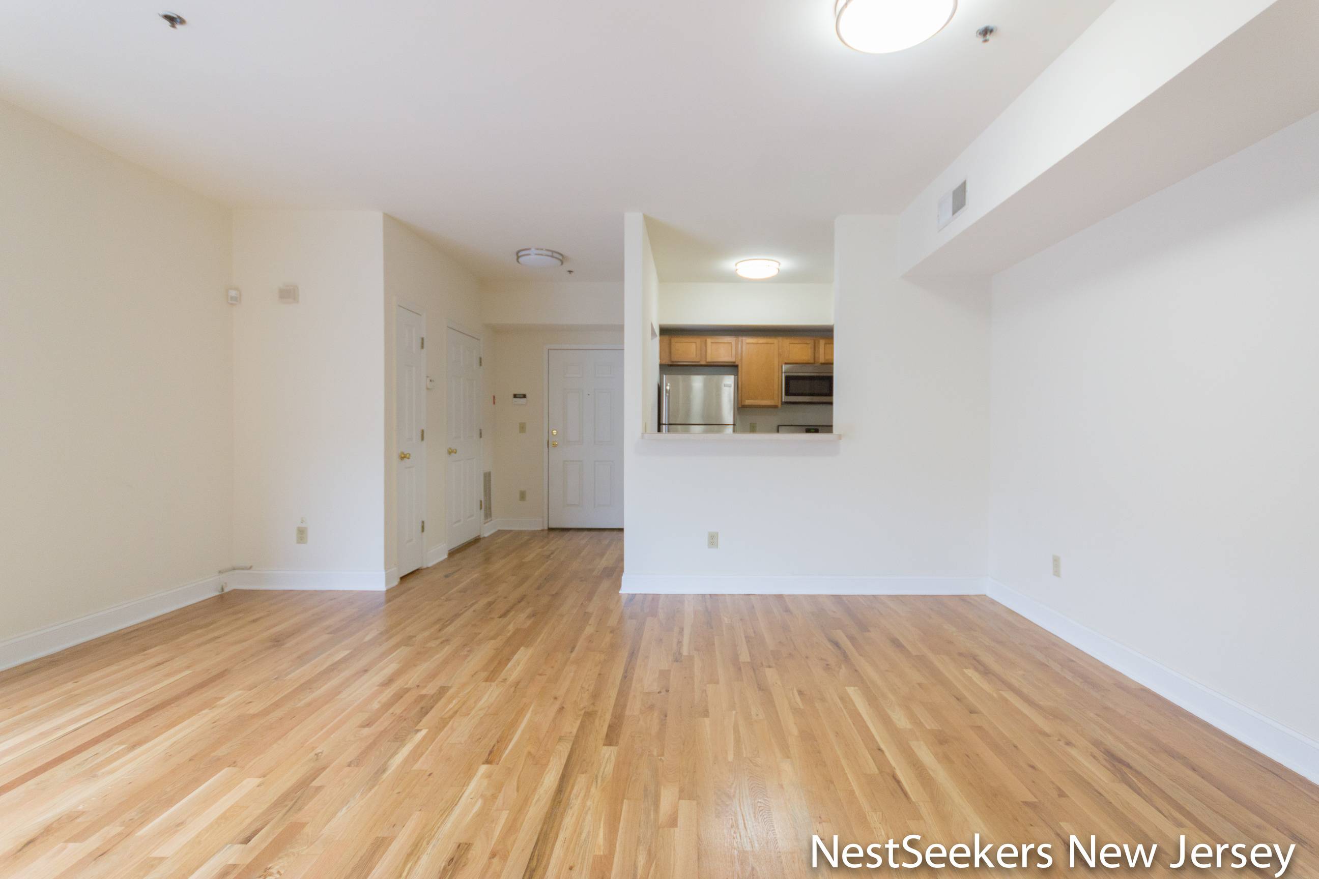 Huge 2BR/2BA Unit in Downtown Hoboken!  1000 Sqft! No Fee! Laundry, Elevator, Gym and Parking on Site!
