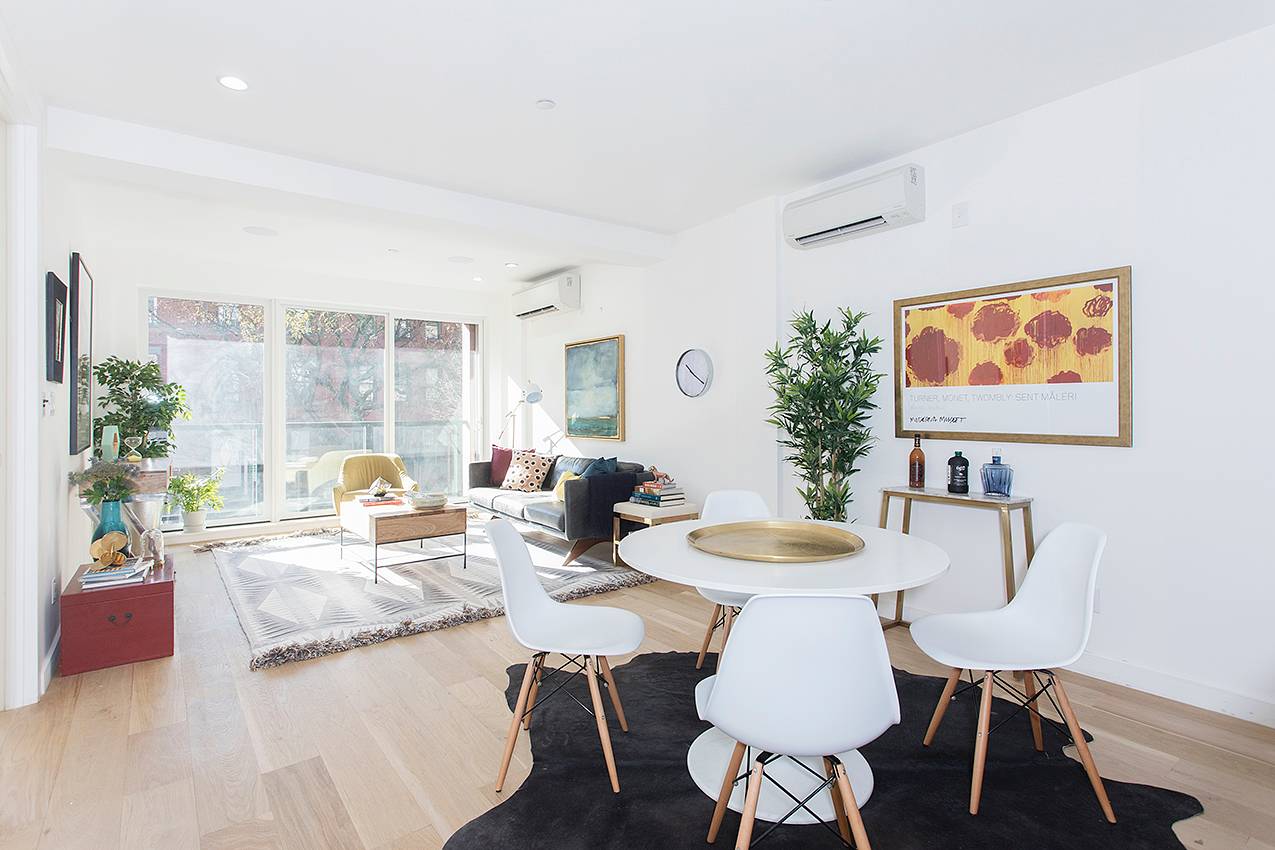 SPACIOUS 1 BED AND BALCONY IN PROSPECT HEIGHTS !