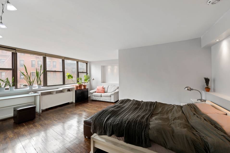 Perfect Alcove Studio with Contemporary City Charm