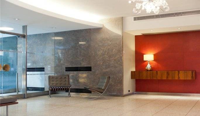~Murray Hill~Renovated Convertible 2br/2bath on Park Avenue, Full Service High Rise Building