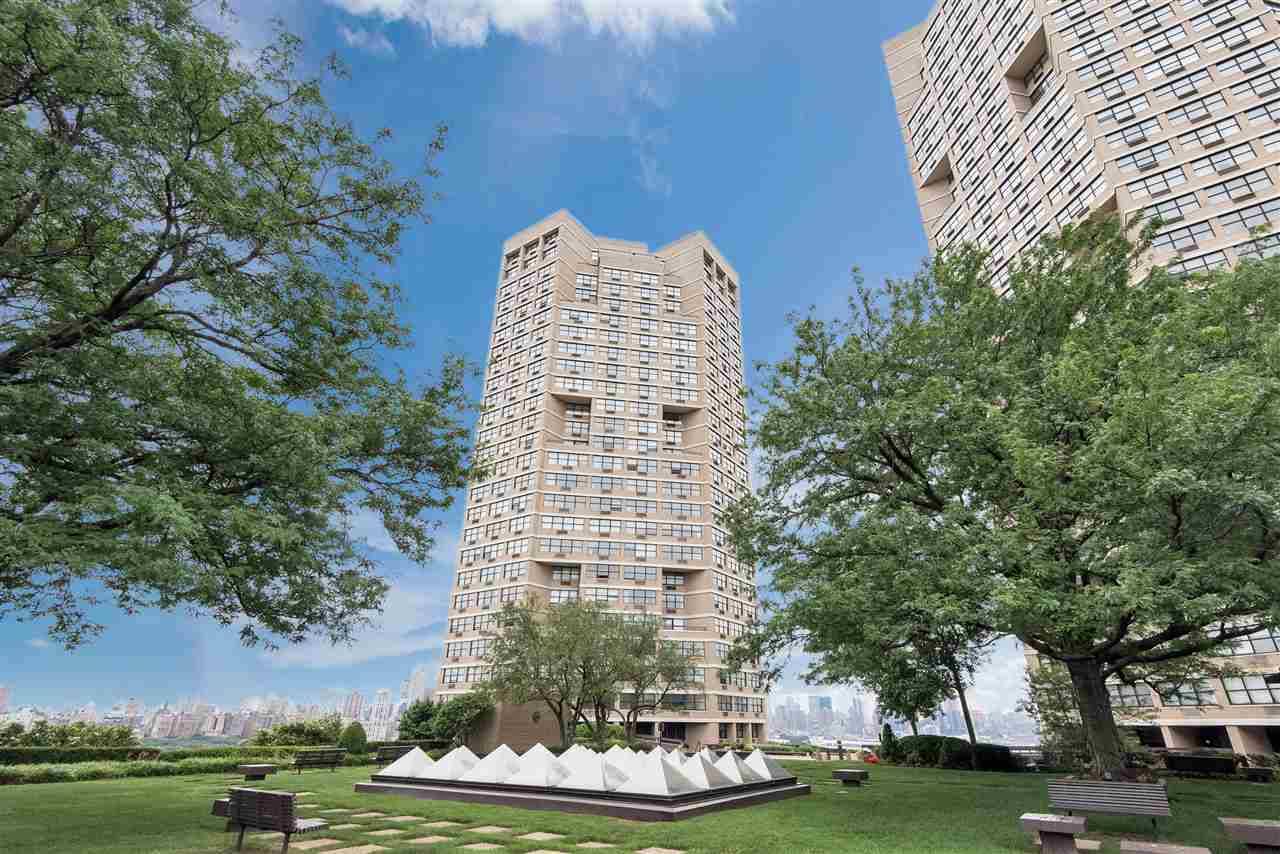 Enjoy the amazing Manhattan views from Midtown - 1 BR Condo New Jersey