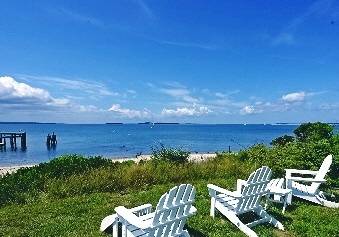 DESIRABLE NORTH HAVEN WITH POOL, TENNIS AND WATERVIEWS