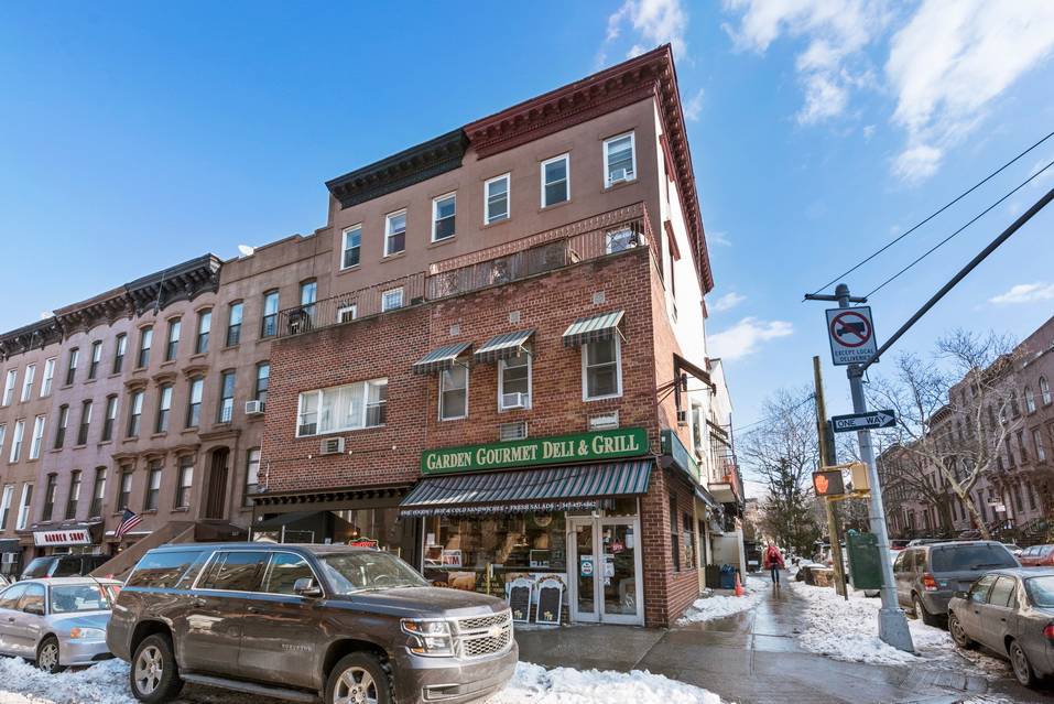 PRIME CARROLL GARDENS TOWNHOUSE