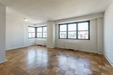 SQUARE**GREAT NATURAL LIGHT**GRAMERCY PARK**FLATIRON**NO FEE