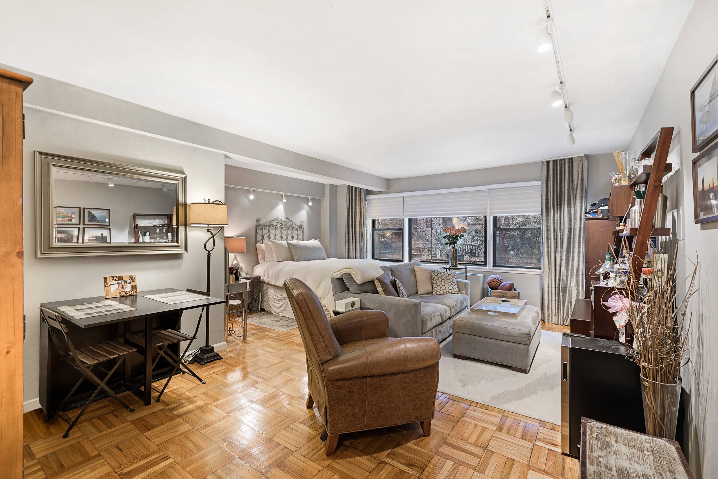 Tranquil Alcove Studio in Full-Service Doorman Greenwich Village Building!