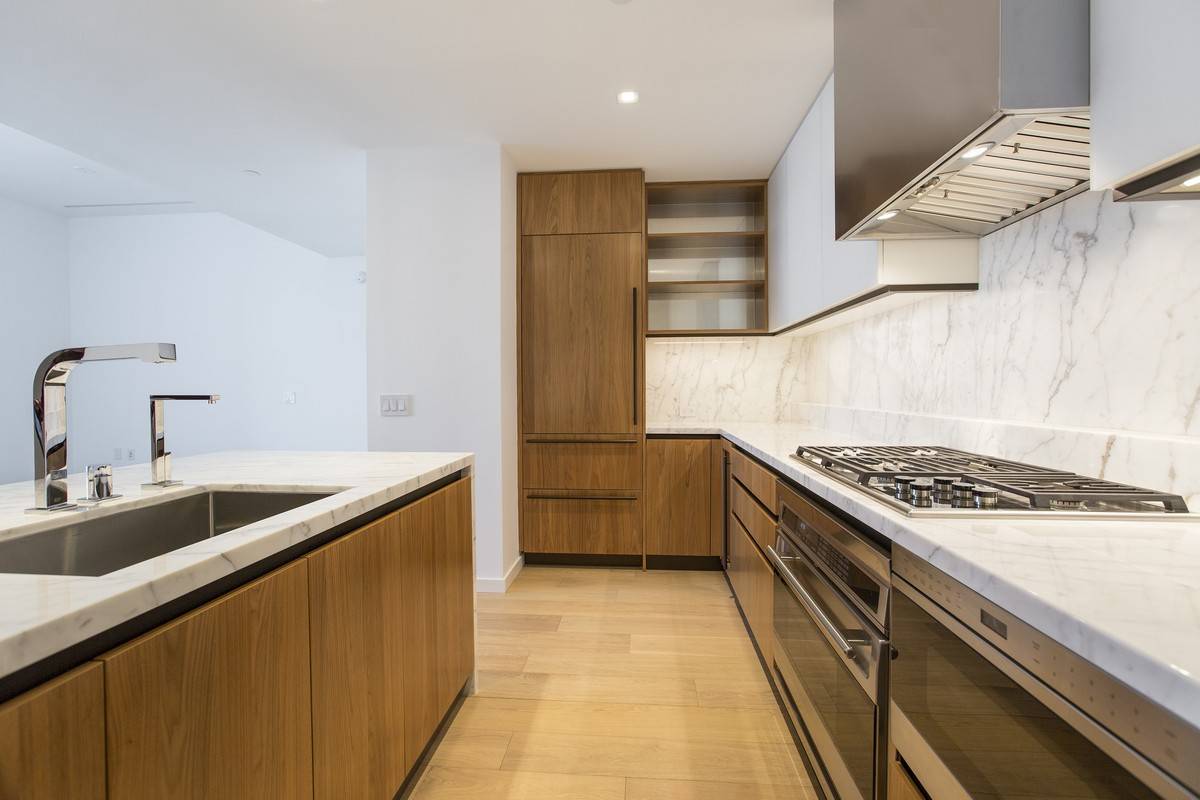 1 MONTH FREE! BE THE FIRST TO LIVE AT ONE WEST END!