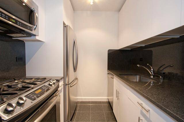 Upper East Side, Convertible 2 Bedroom, 1.5 Baths, Large Living Room, Dining Area, Gym Included, Great Location, No Fee