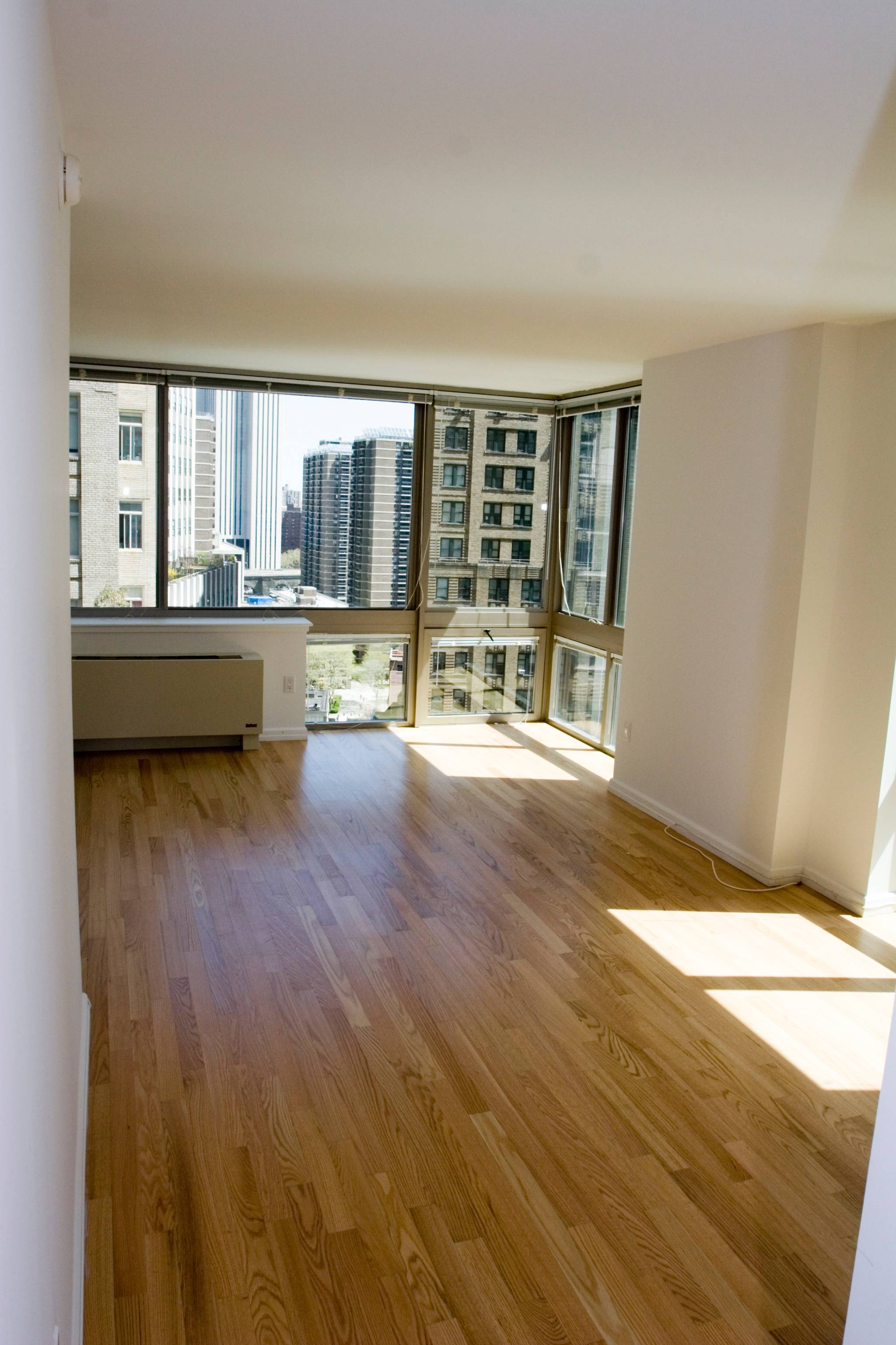 Studio Rental Unit With Easy Access to Transit Located In The Financial District
