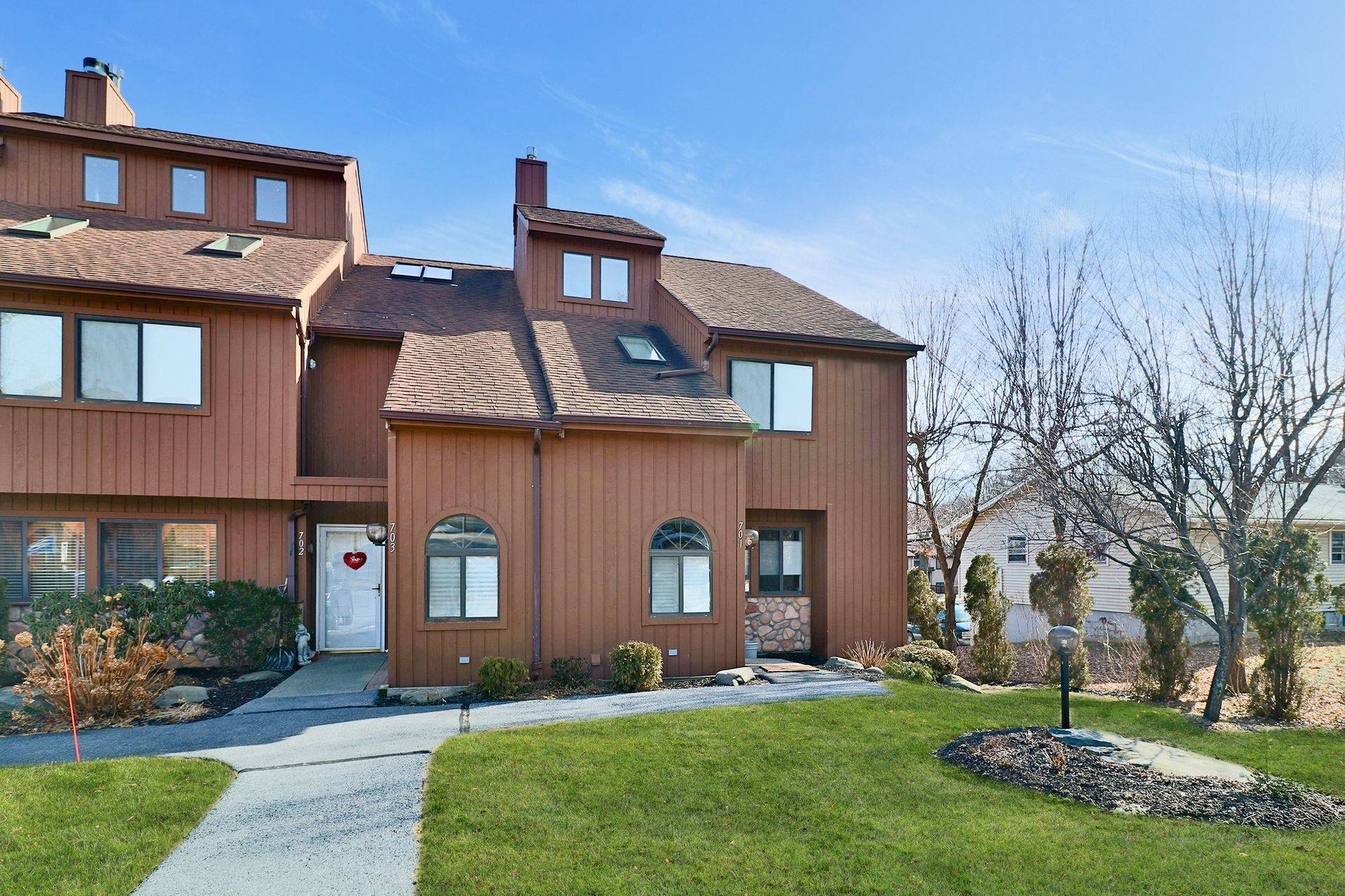 2 Bedroom, 2 1/2 Bathroom Condo Townhouse in Poughkeepsie New York!