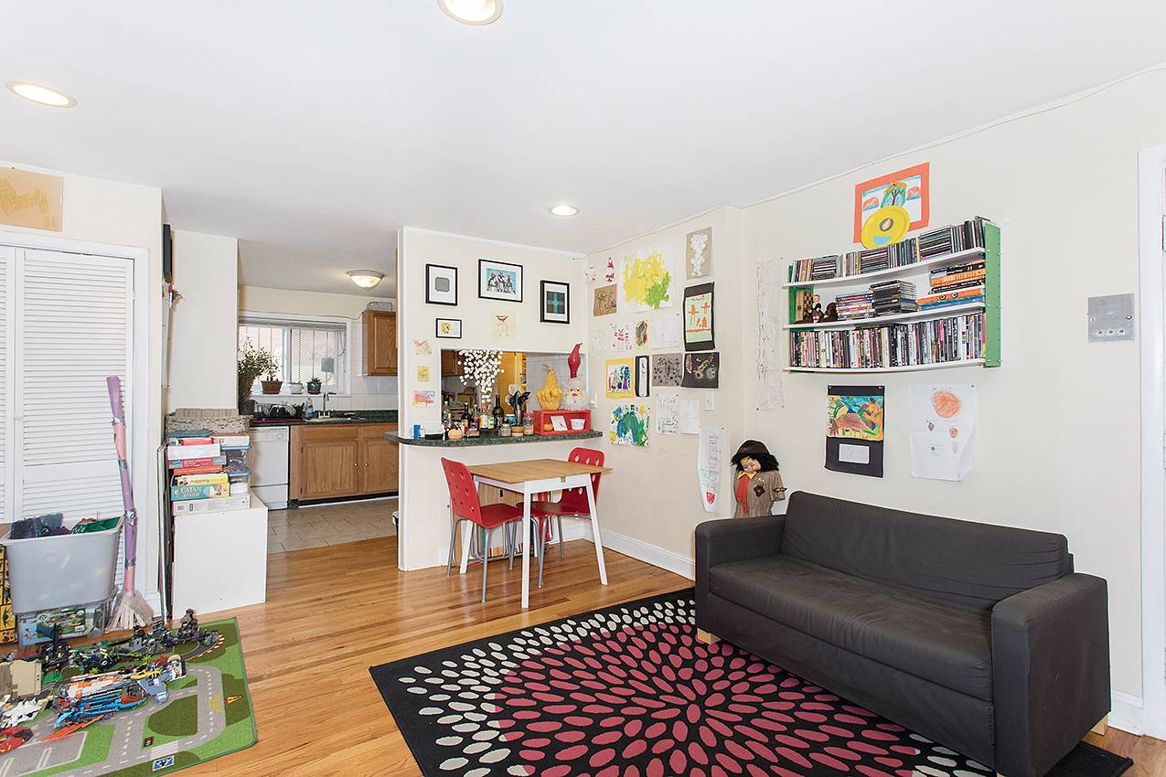 Third Street 1bd/1bath condo with rare deeded outdoor space