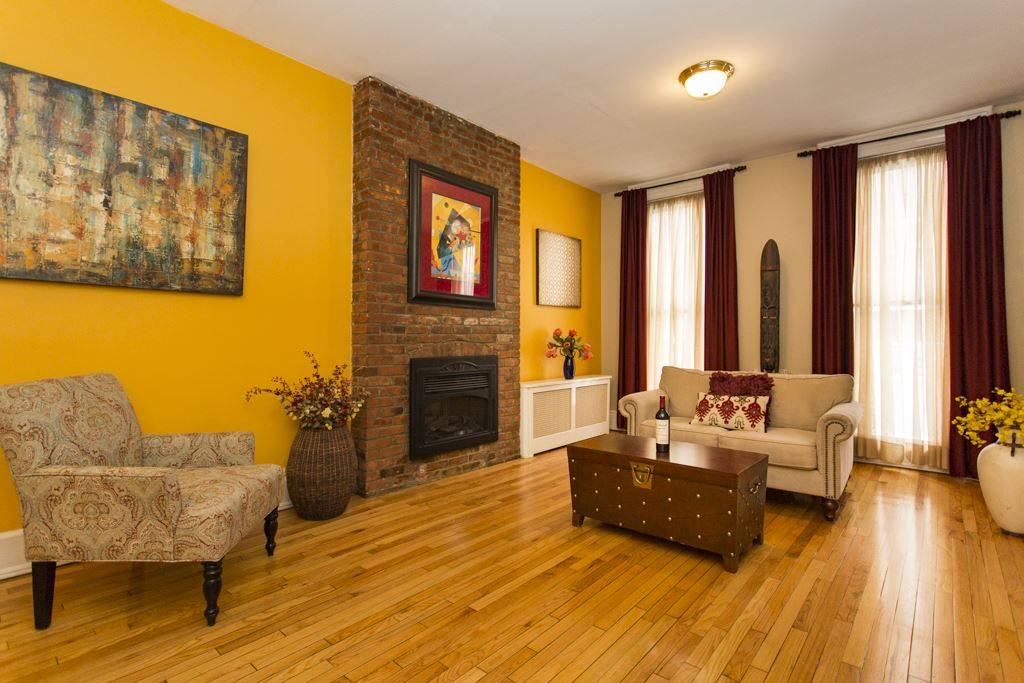 Situated equidistant from scenic Hamilton Park and the Newport Mall