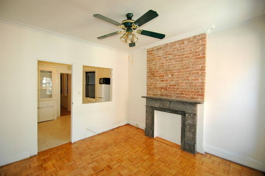 NO FEE 1 Bedroom Apartment in UES ~ Steps to 72nd Street Q train station!