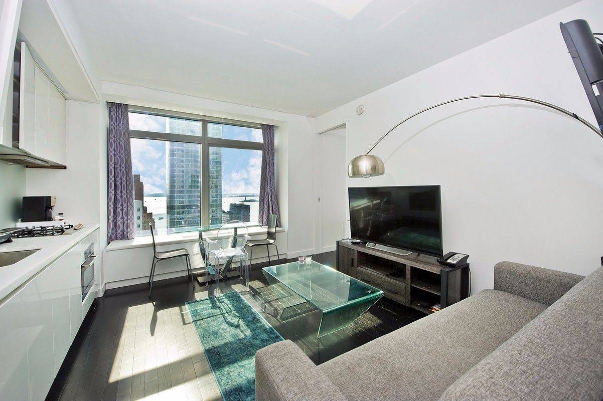 RESIDE IN 5 STARS W HOTEL**BREATHTAKING HUDSON RIVER VIEWS**FREEDOM TOWERS**