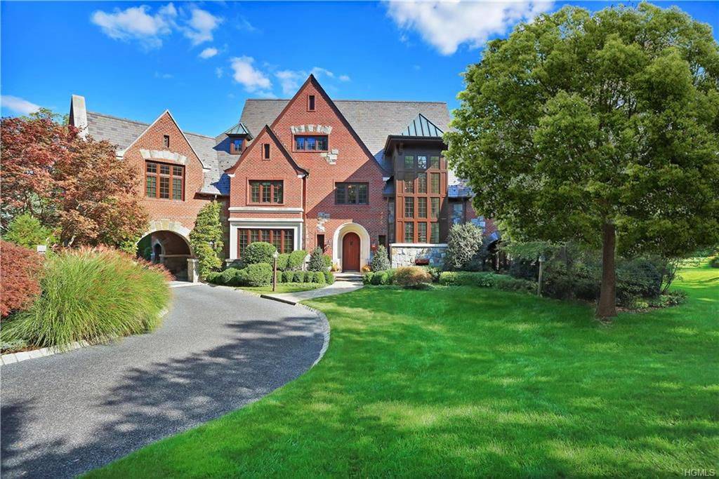 Gorgeous 4 Bedroom Mansion in Chappaqua