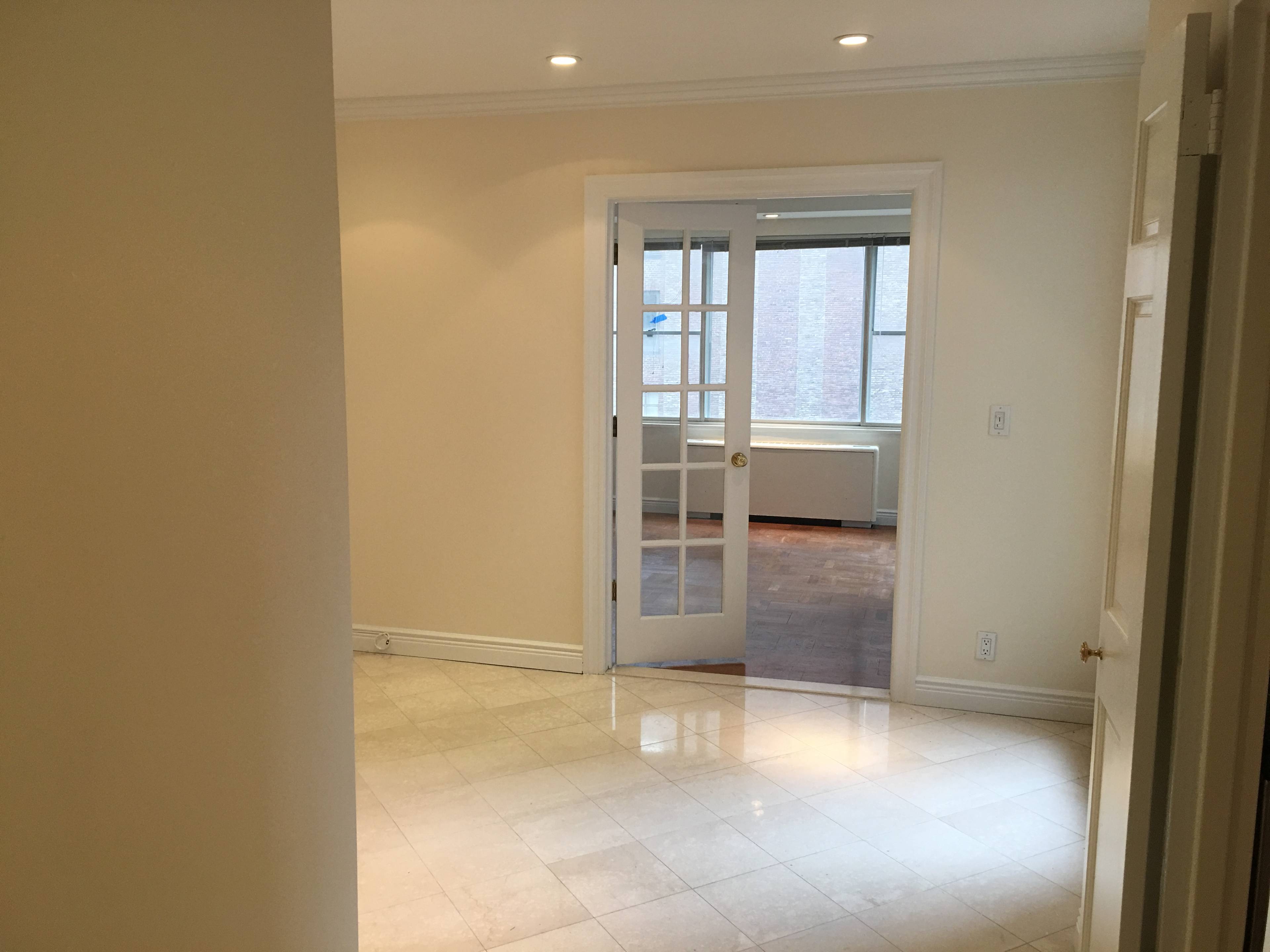Unique flex 2 BR. with Terrace 3725 Steps to Central Park