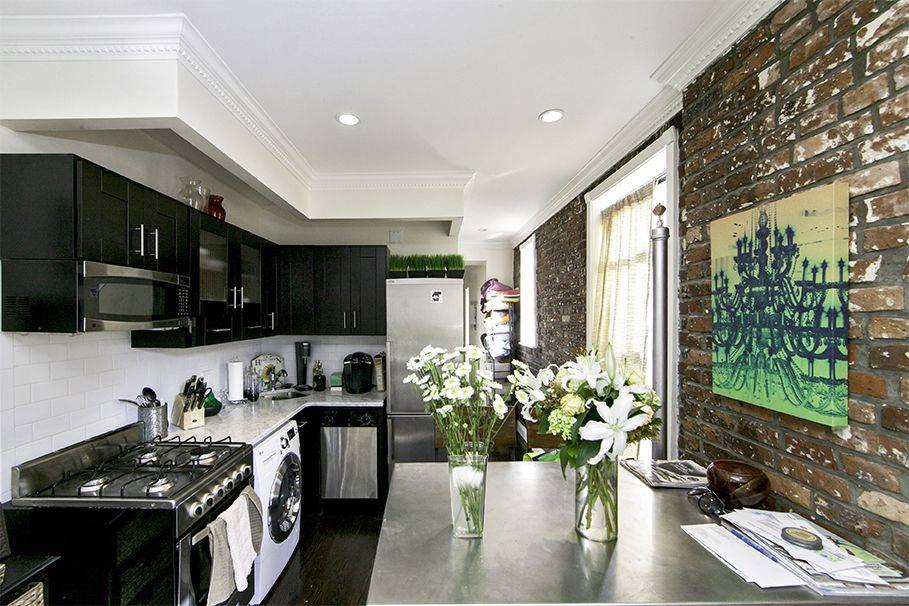 ABSOLUTELY STUNNING SHARE 3 BDR 2BATH IN GRAMERCY PARK!!**UNION SQUARE**FLATIRON**NO FEE